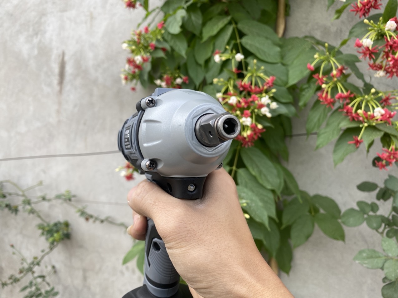 Thân máy xiết bulong 2 trong 1 hitachi