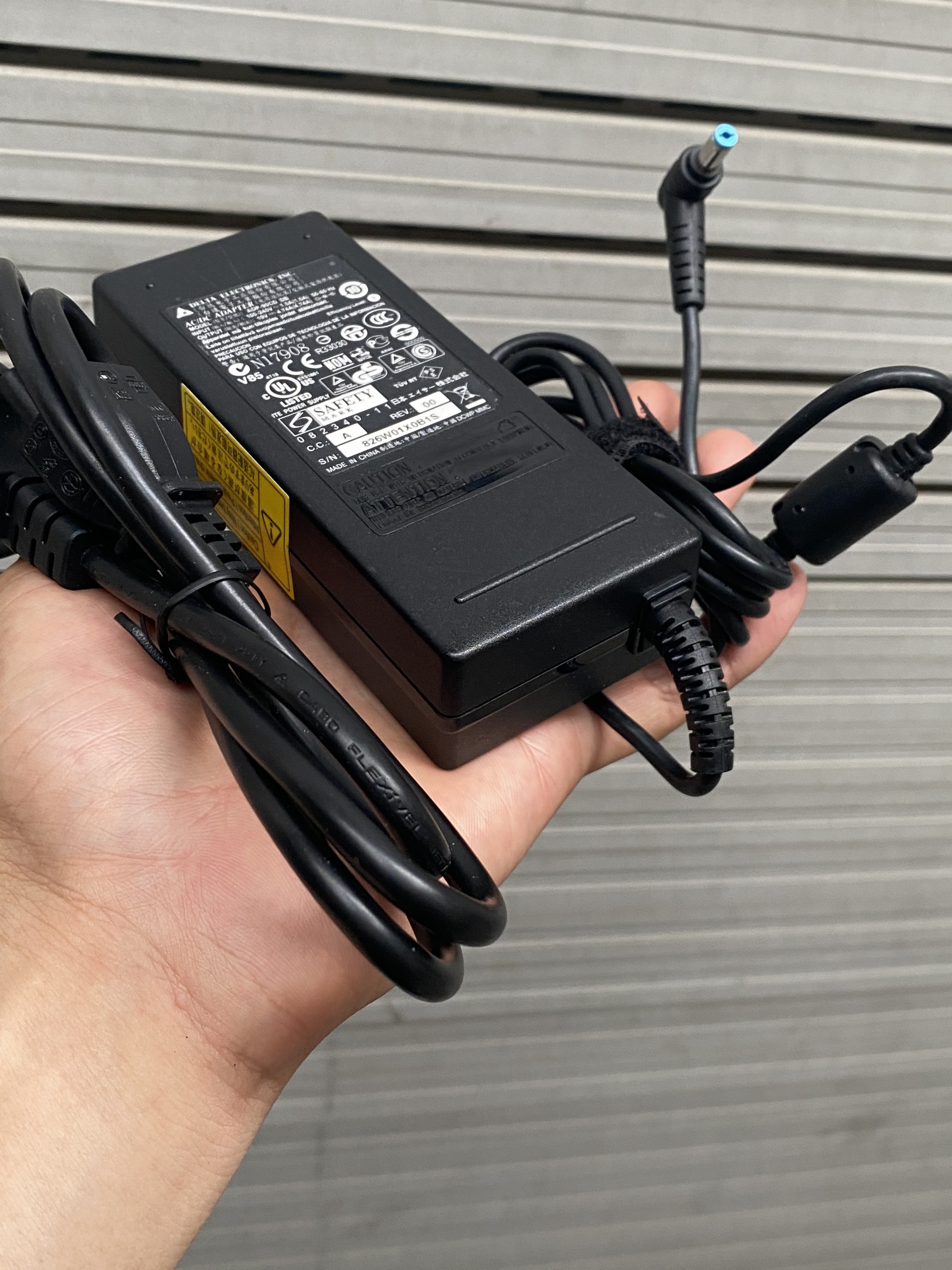 Sạc Laptop Acer Aspire 4830 4920 19V-4.7A bản gốc theo laptop