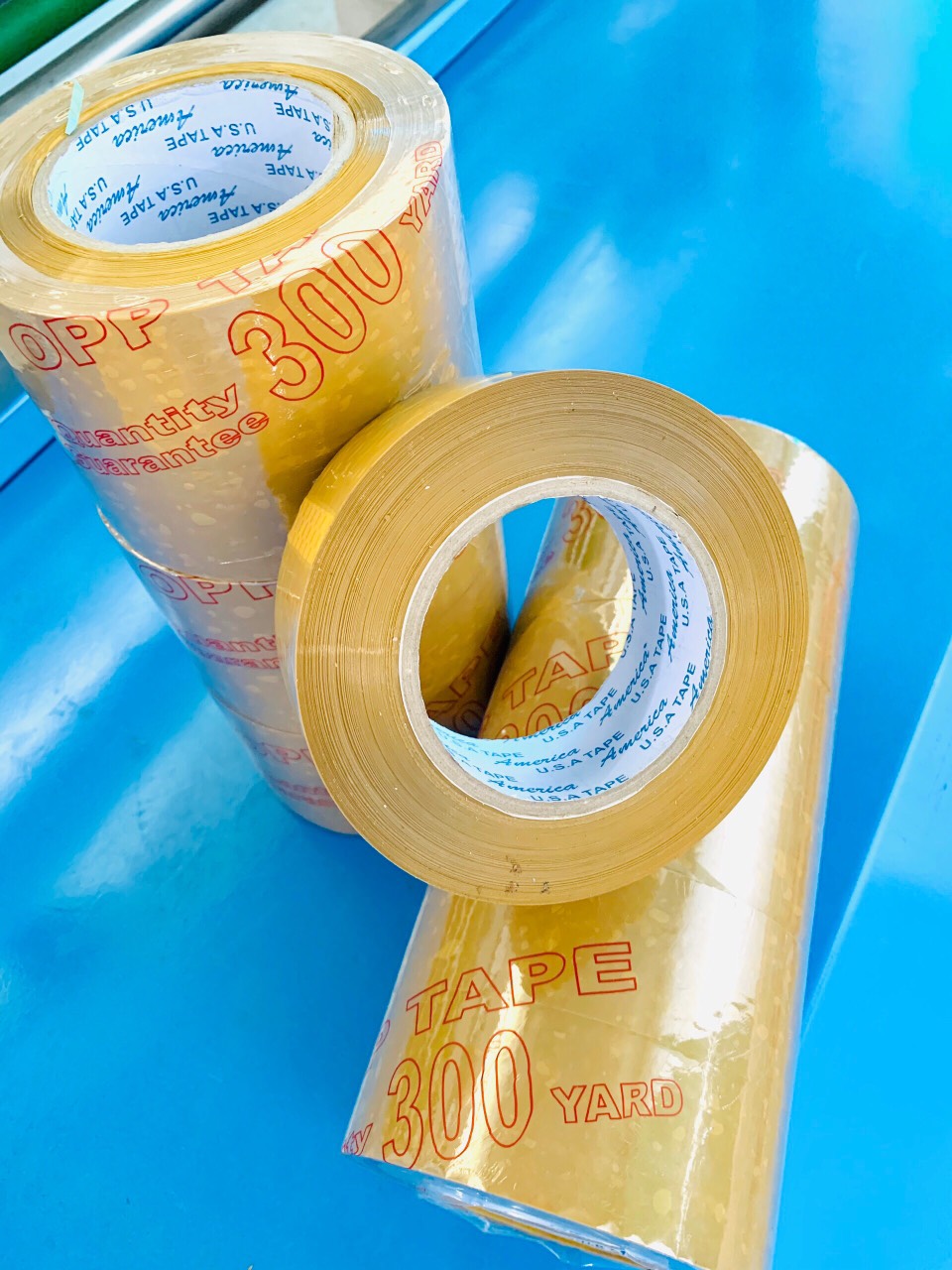 Cuộn băng keo gói hàng loại 300 yard