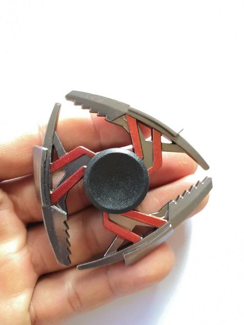 Spinner (con quay) đầu cuốc chim răng cưa