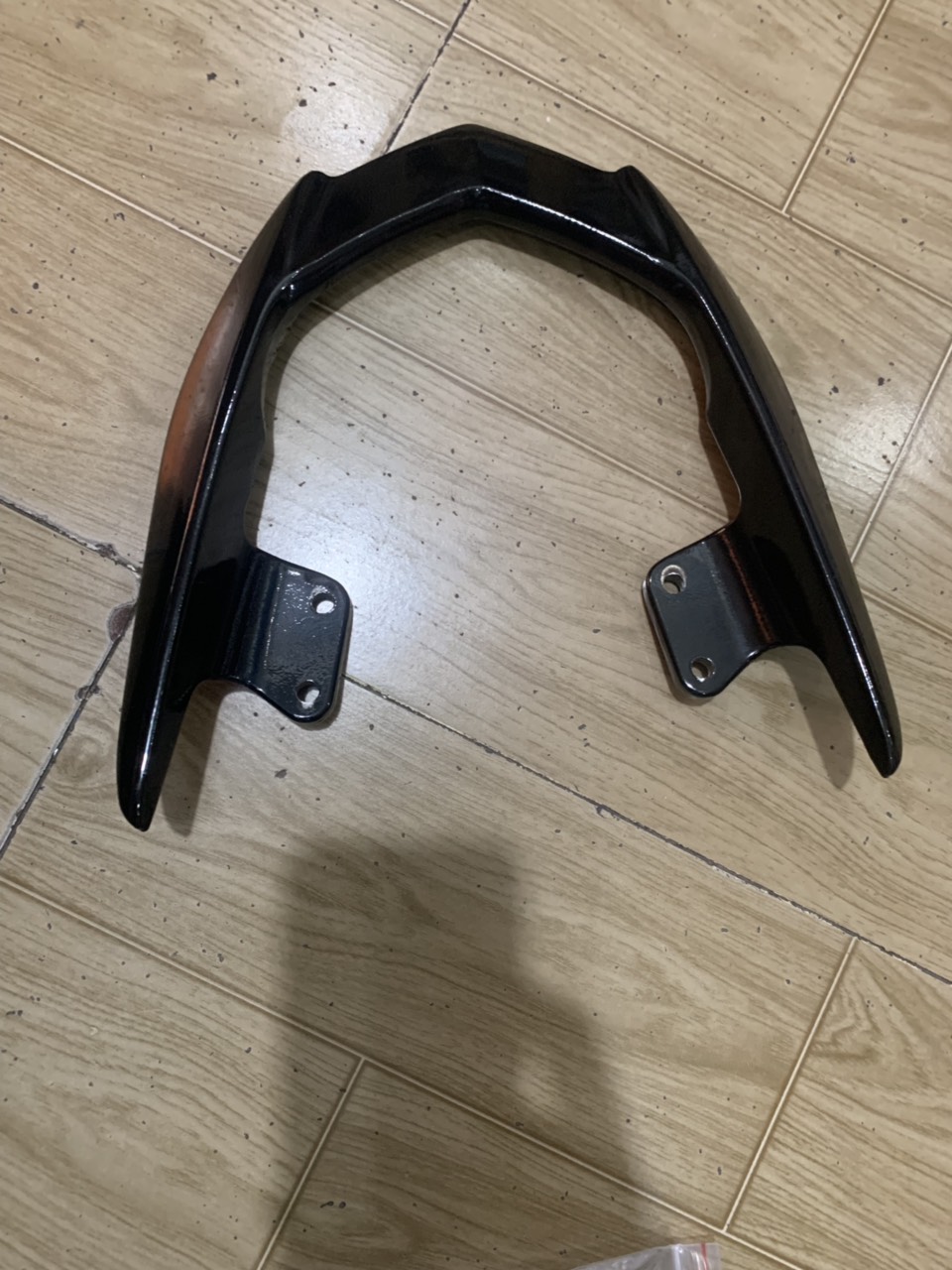 Cảng sau xe winner v1 màu đen nhám