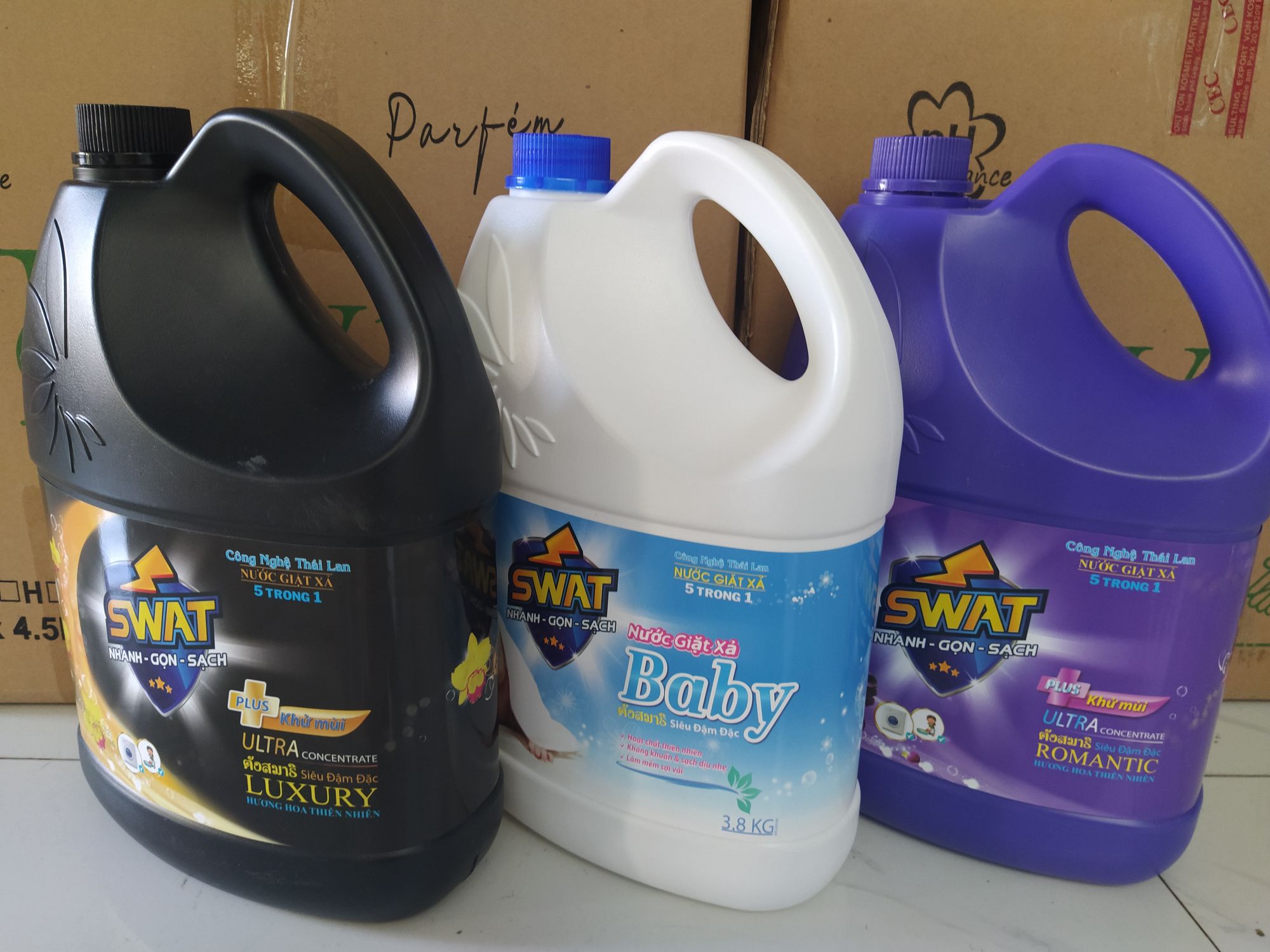 Nước giặt xả SWAT 3.8Kg (Đen-5 in 1)