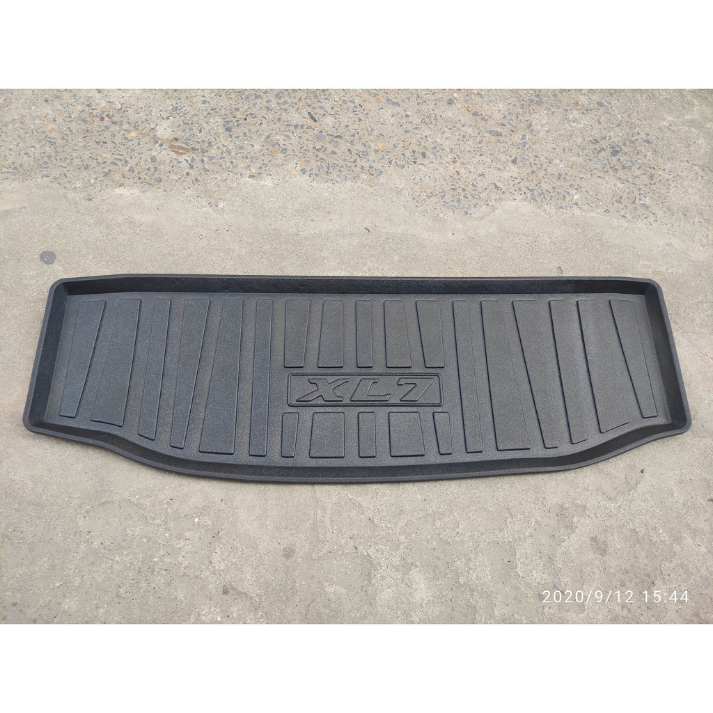 Lót cốp nhựa xe Suzuki XL7 XL-7 2019 đến 2023 chất liệu nhựa dẻo ko mùi, đàn hồi tốt, dễ vệ sinh