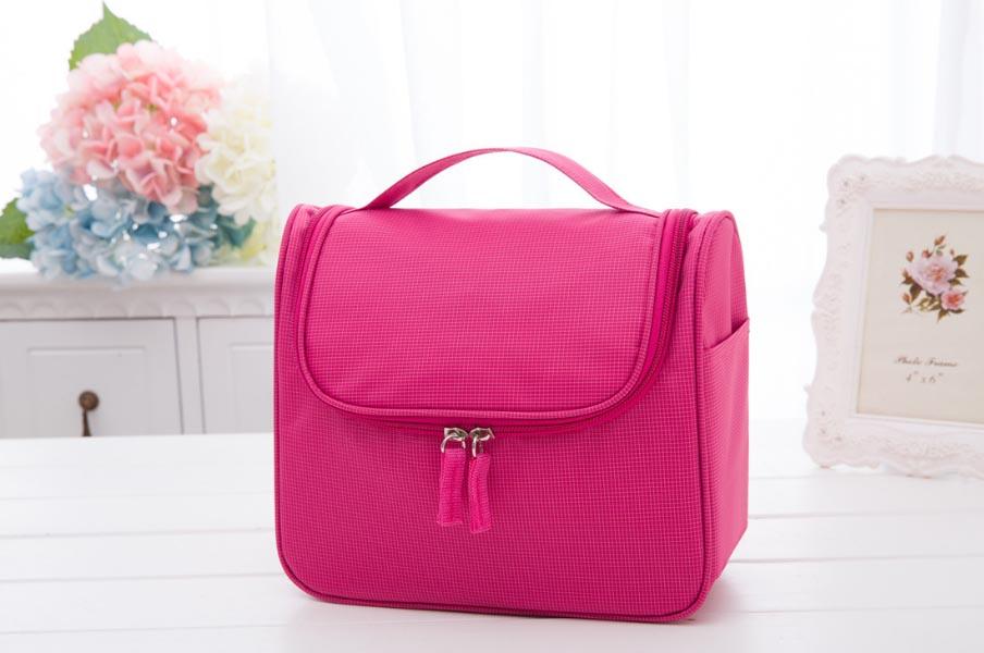 Túi dựng mỹ phẩm xách tay Pouch