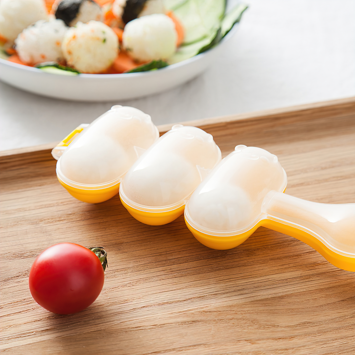 Rice shake set with rice balls filled with spoons