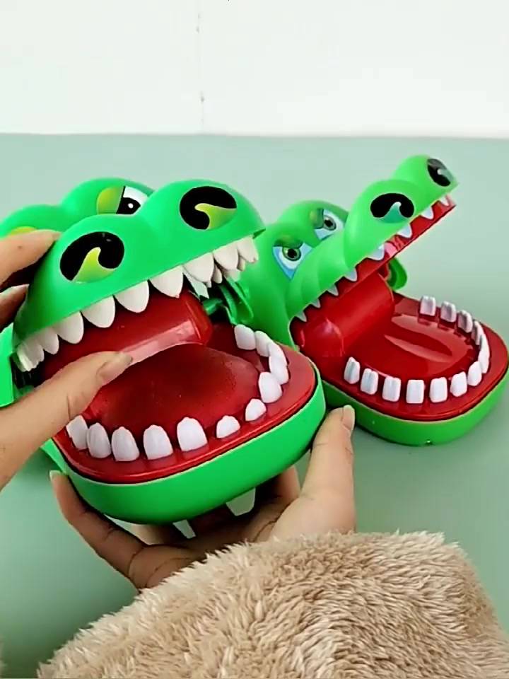 Đồ Chơi Khám Răng Cá Sấu Cắn Tay Vui Nhộn Cho Bé