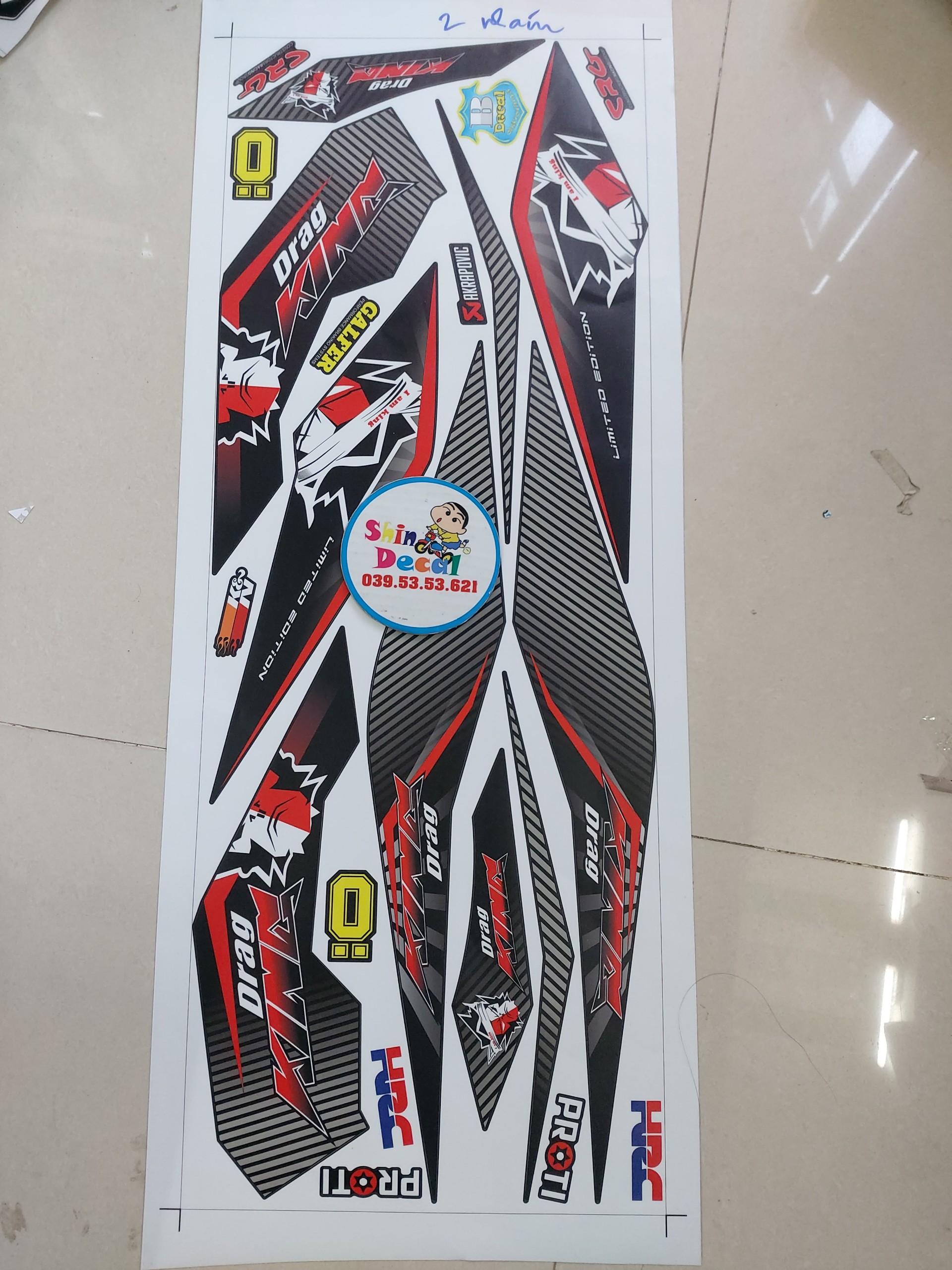 [HCM]Tem xe sonic honda mặt khỉ đỏ đen dán xe đen