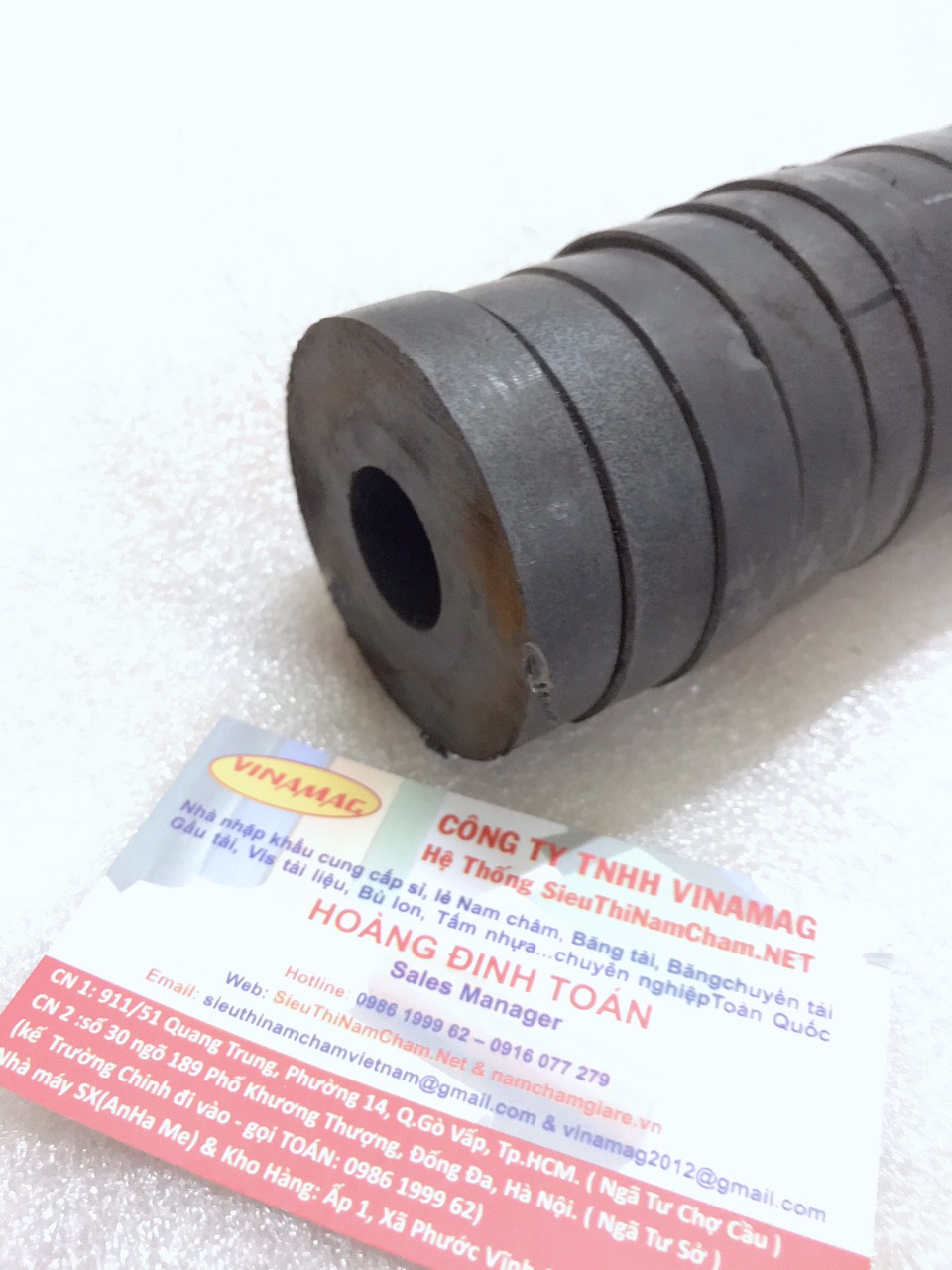 Nam châm Ferrite 60x 32 lỗ x15mm