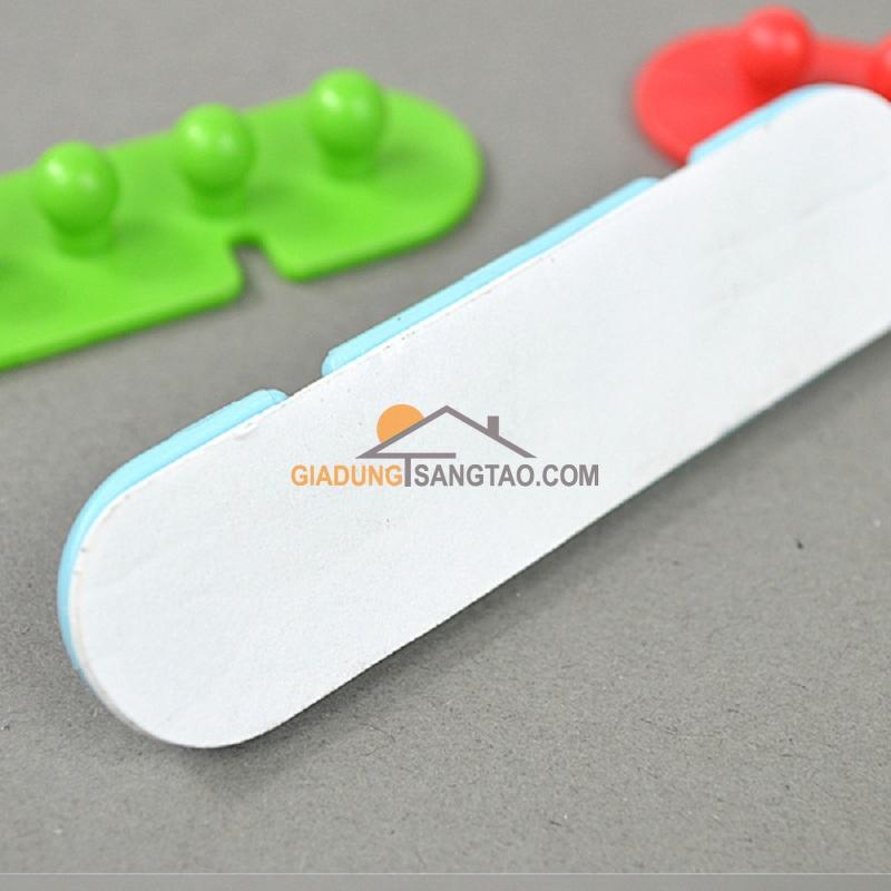 Vỉ 2 nút dài giữ dây sạc, cáp gọn gàng M1