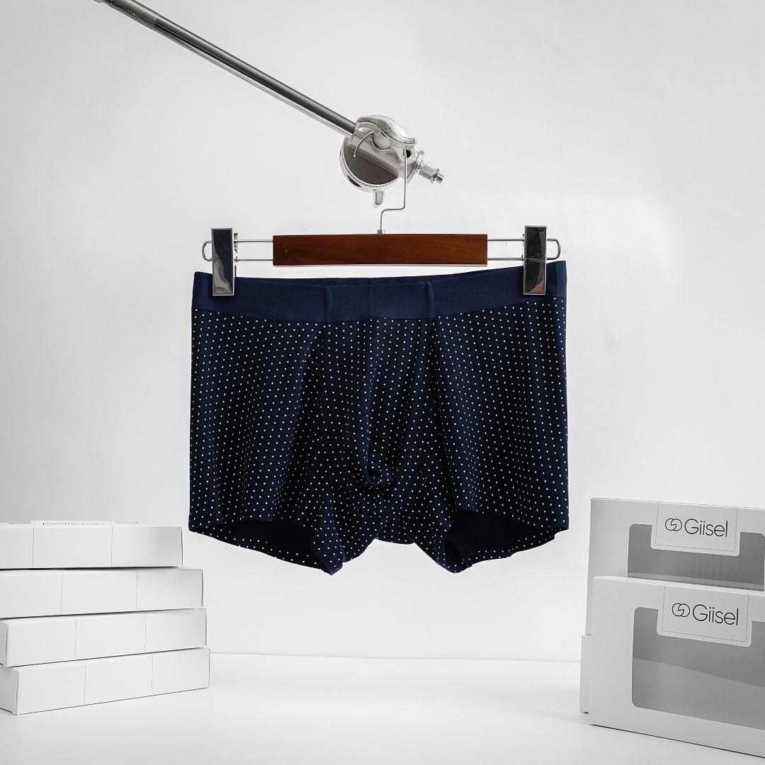 Quần lót nam - DÁNG SỊP ĐÙI BOXER không đường may - họa tiết chấm bi - thương hiệu Giisel