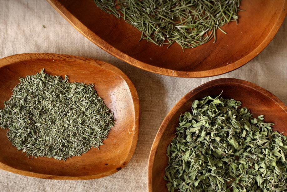 Lá xạ hương Ông Chà Và 110gram (Túi)