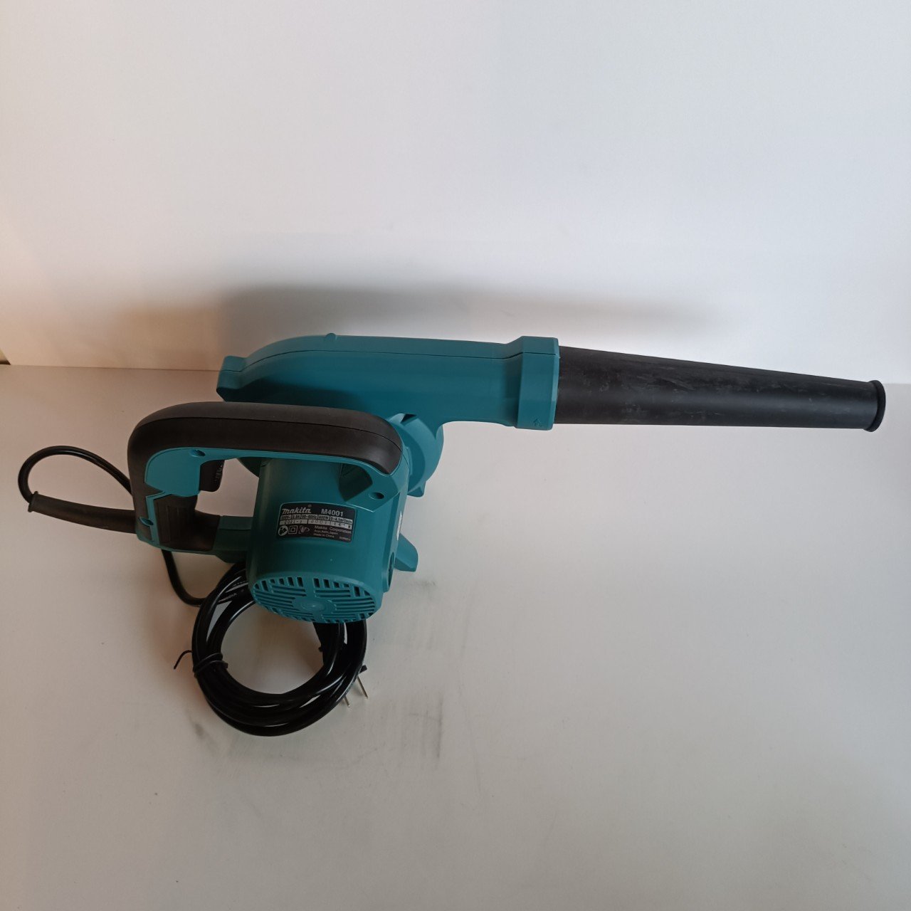 Máy Thổi Makita M4001B