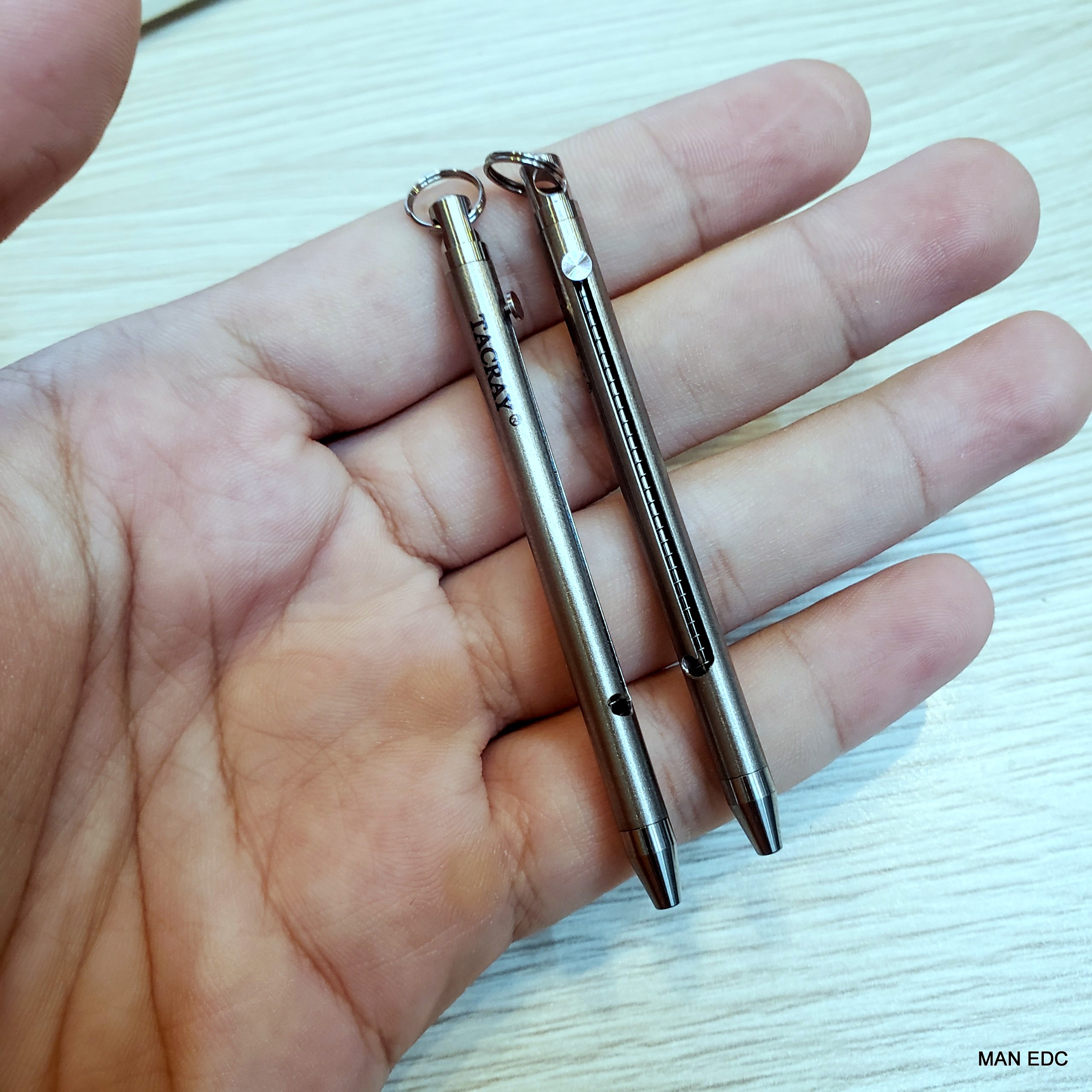 Tăm ống titanium Tacray móc khóa cơ chế bolt