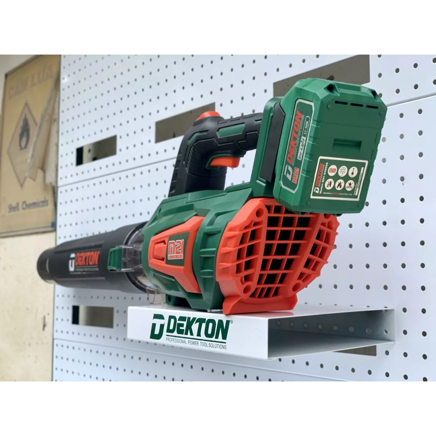 Máy thổi bụi dùng pin 21V Dekton M21-TB02