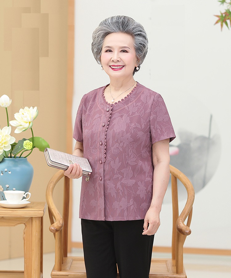 BỘ QUẦN ÁO CAO CẤP CHO NGƯỜI GIÀ