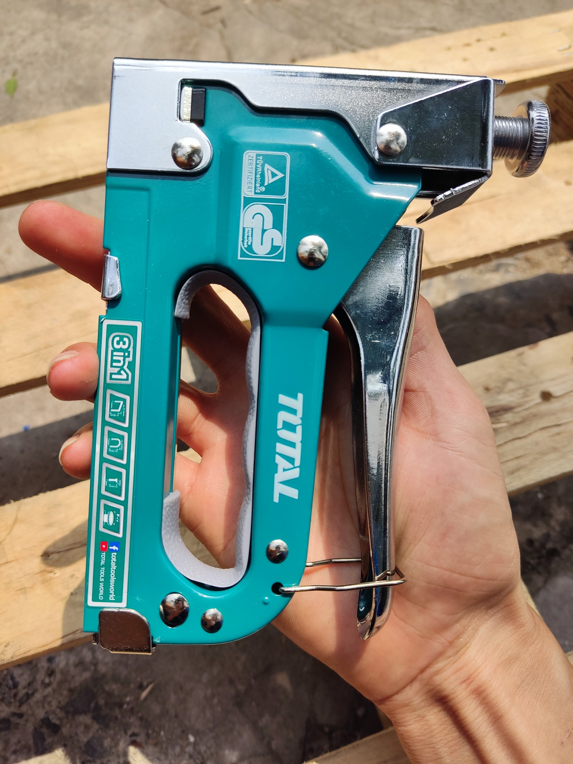 Tht31143 kềm bấm ghim 3 trong 1 total