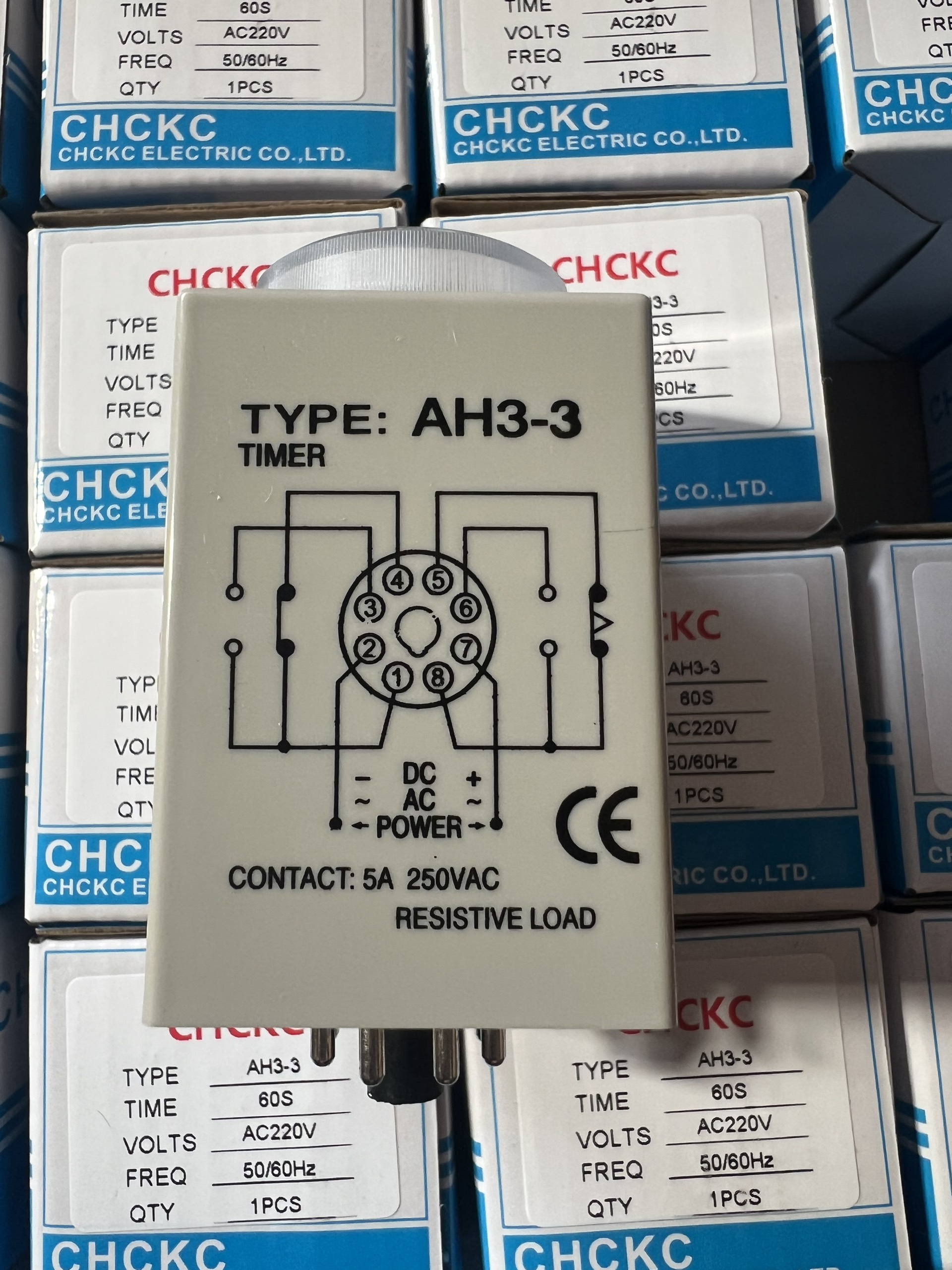 Timer đơn AH3-3 220VAC có kèm chân đế 8 chân tròn