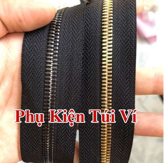 Black Zipper Puller # 5 (Excluding Tractor Head, Tractor Hitch)