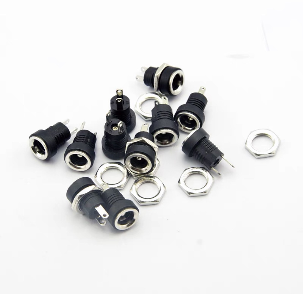 Jack sạc dc, jack cái 5.5*2.1mm, lỗ khoan 10mm, có nắp đậy.