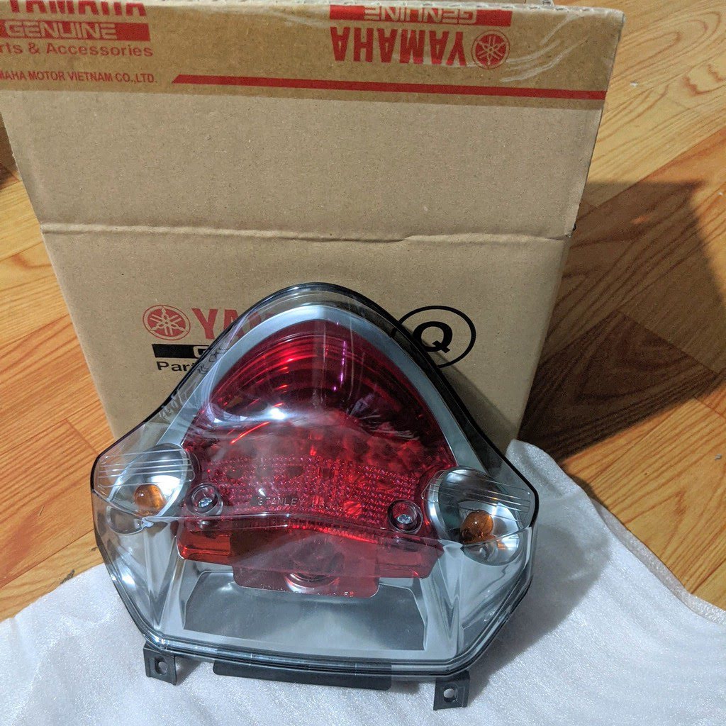 Bộ Đèn Hậu Sirius 110 Xăng Cơ Zin YAMAHA Chính Hãng – Đèn Sau Sirius Đời Cũ