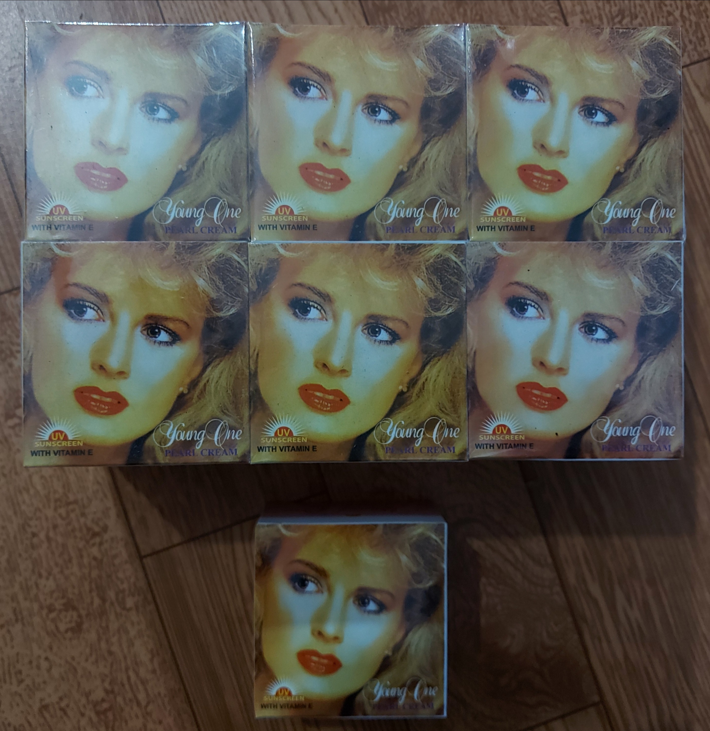 kem cô gái tóc xù thái lố x 12