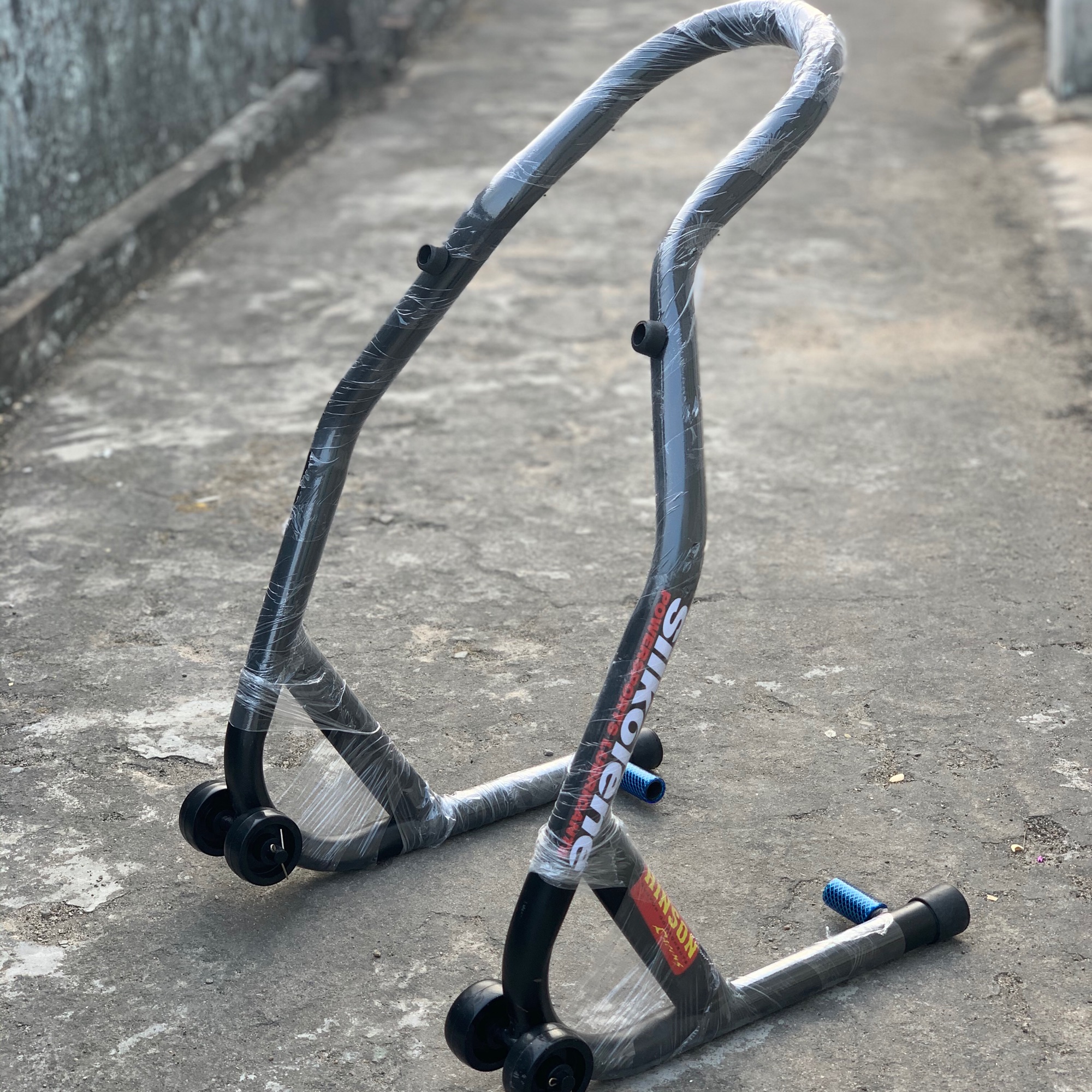 Ben nâng xe moto