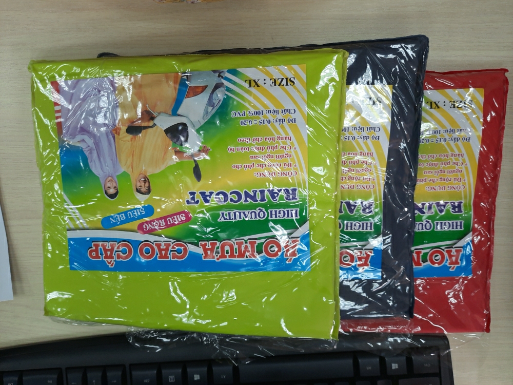Áo mưa nhựa cánh dơi xẻ tà size lớn