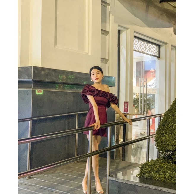 Đầm Chất Tafta Bèo Trễ Vai