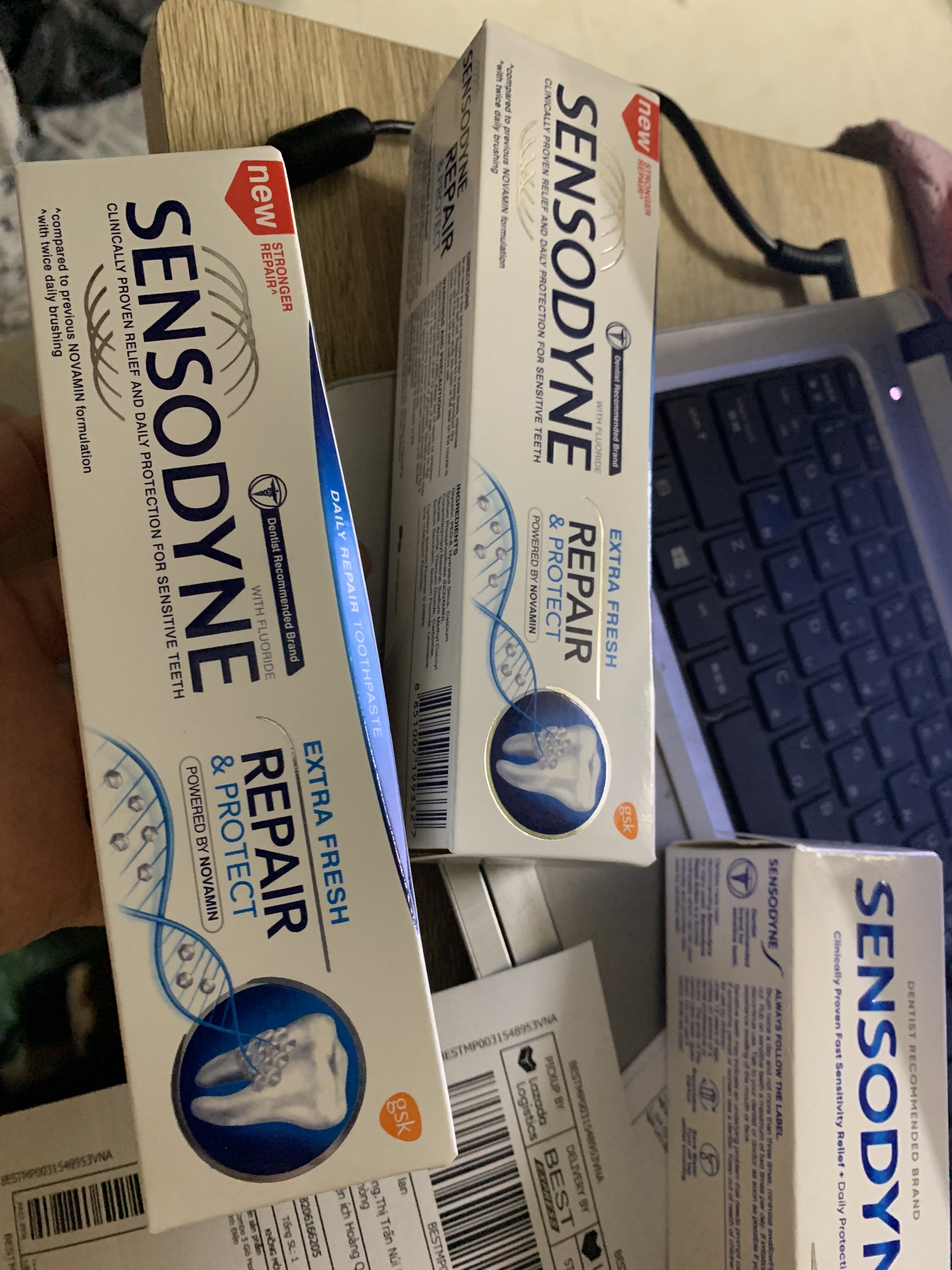 Kem đánh răng Sensodyne Rapid Action