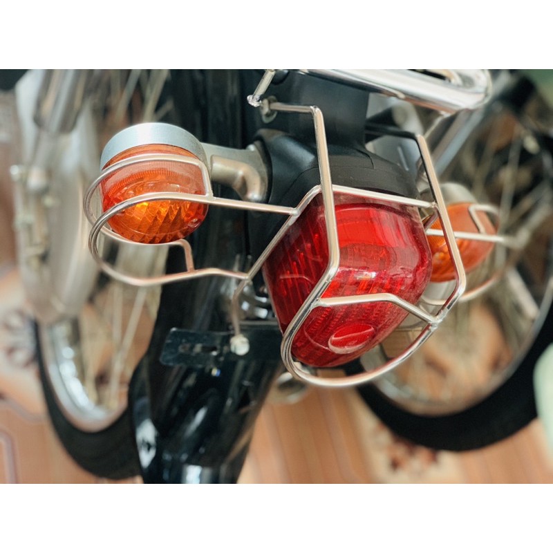 CHỤP INOX BẢO VỆ ĐÈN HẬU, XI NHAN XE CUB 81,50,82 GIÁ RẺ