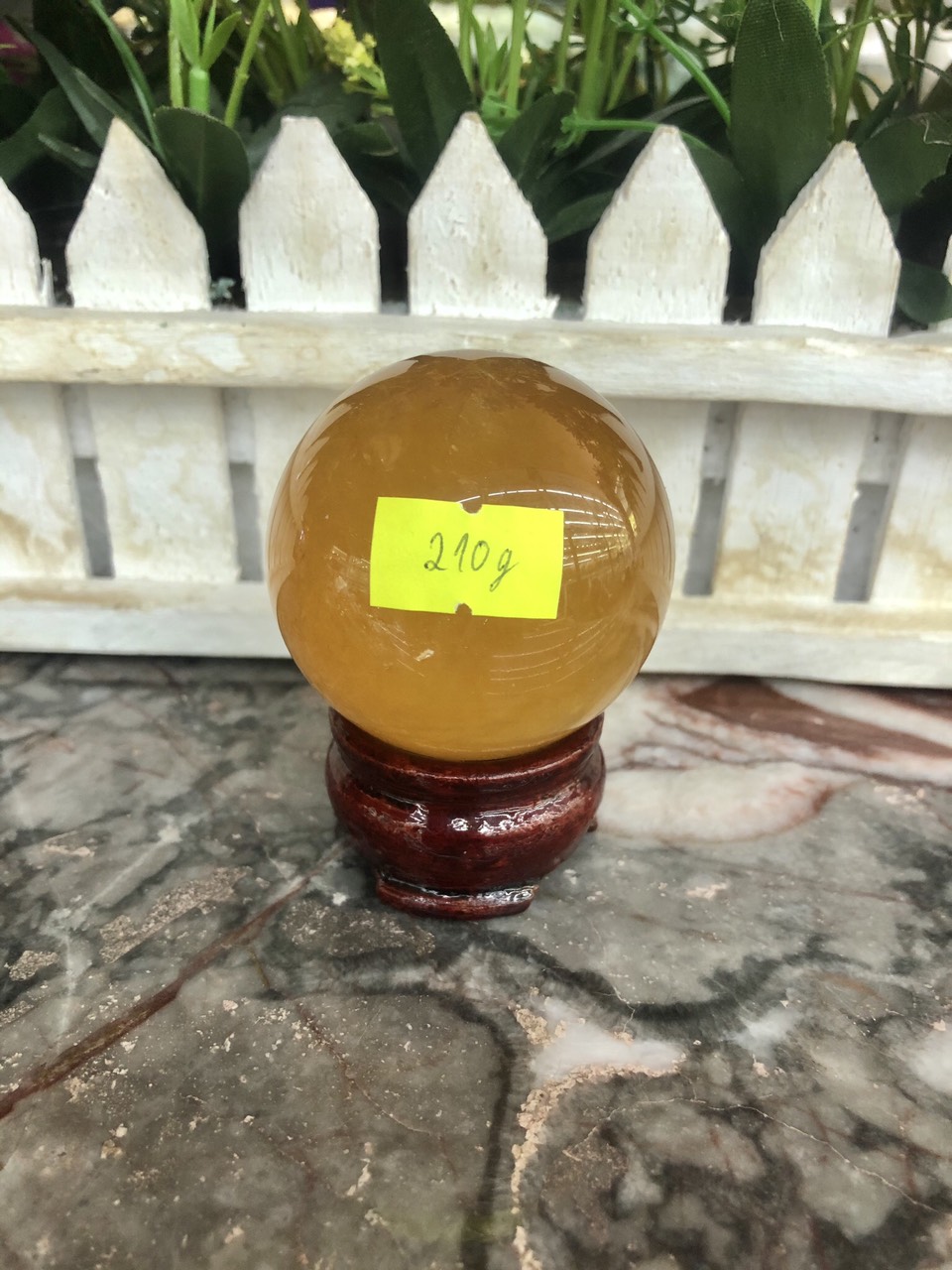 Quả cầu phong thủy đá thạch anh vàng - đường kính 4cm; 4,1cm; 4,2cm; 4,8cm; 4,9cm; 5cm; 5,1cm; 5,2cm và 5,7cm