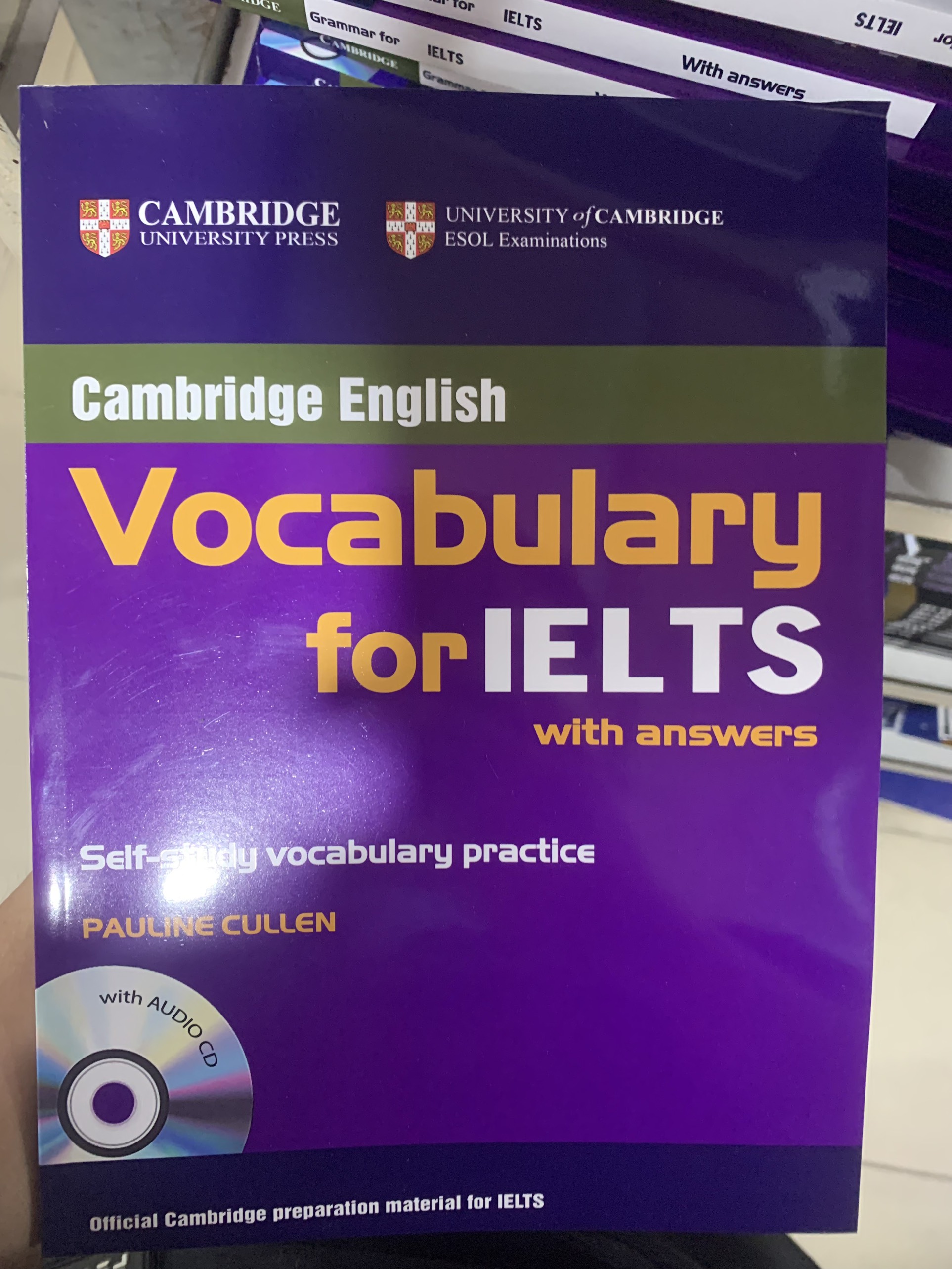 Sách Cambridge Vocabulary For IELTS ,file nghe được gửi qua mail