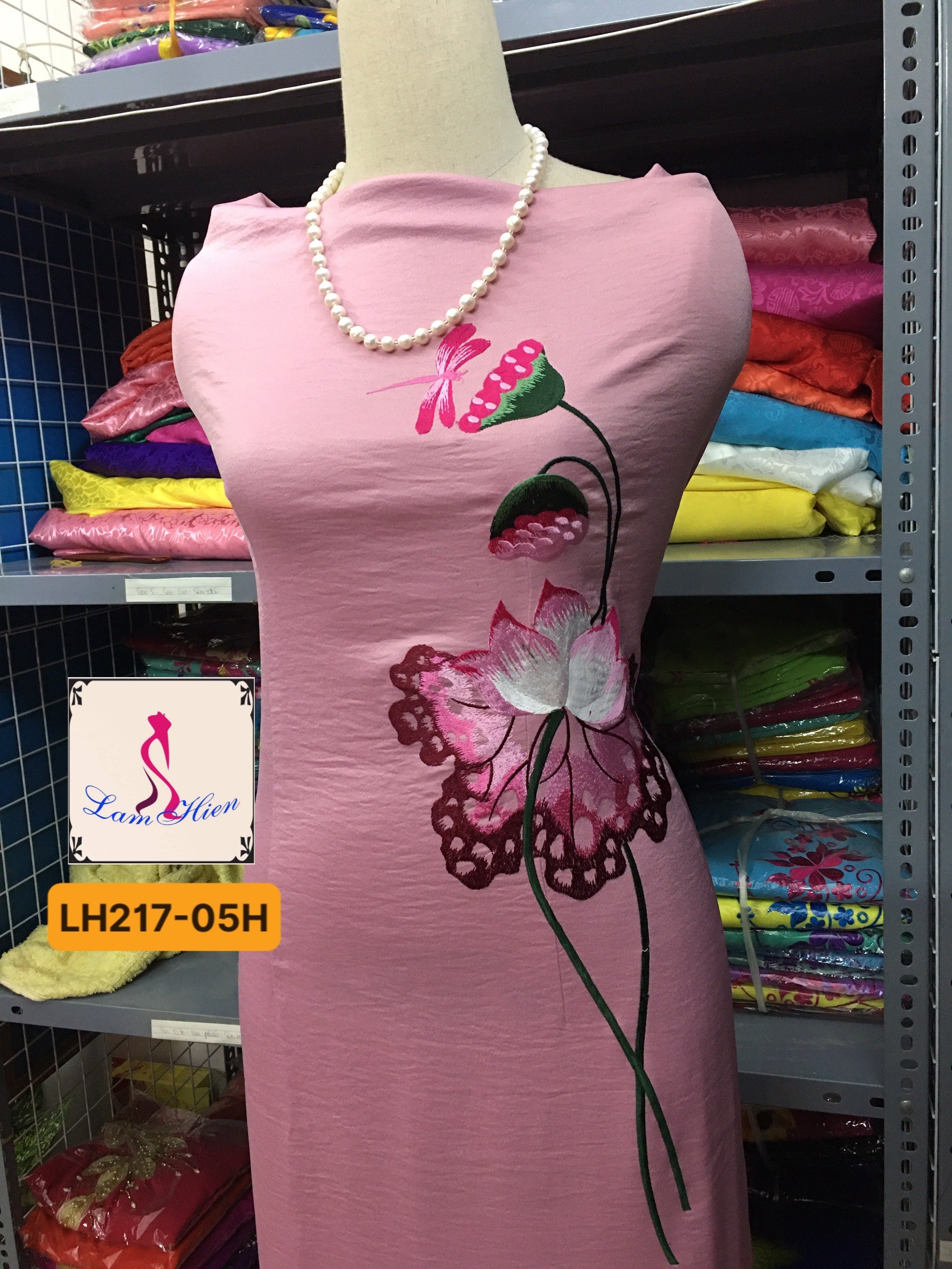 Vải áo dài lụa tây thi bông thêu LH217
