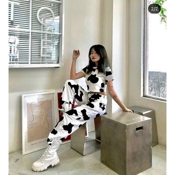 SÉT BỘ ÁO CROPTOP, QUẦN ỐNG BO IN HỌA TIẾT BÒ SỮA NEW