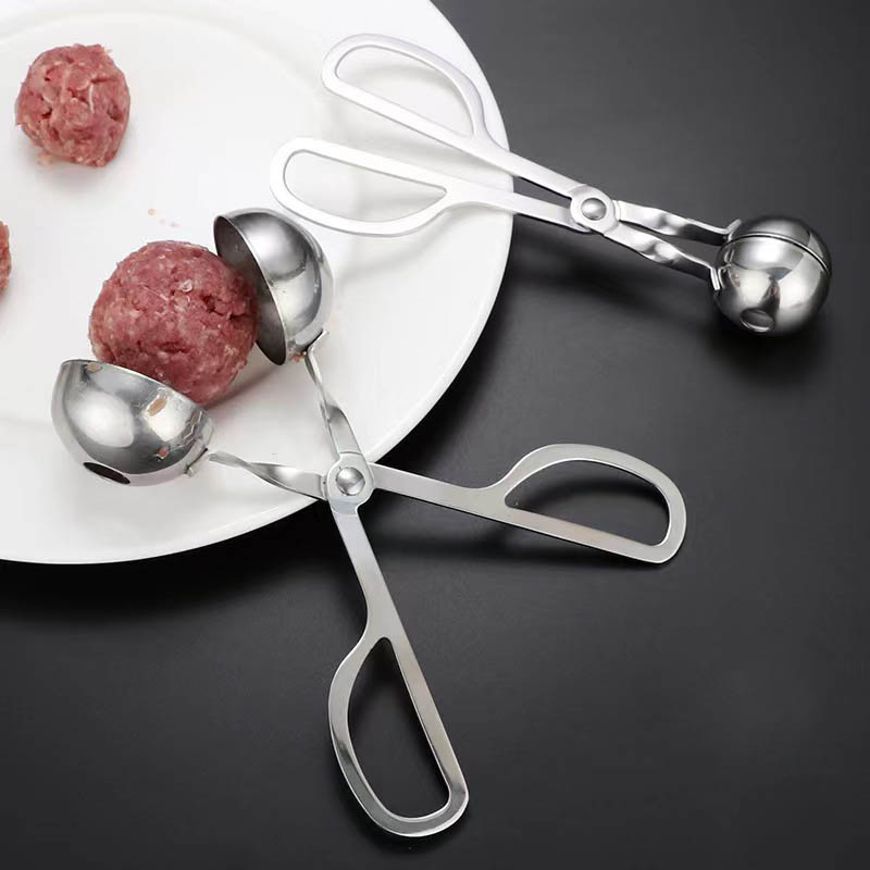 Teaspoons that make meatballs