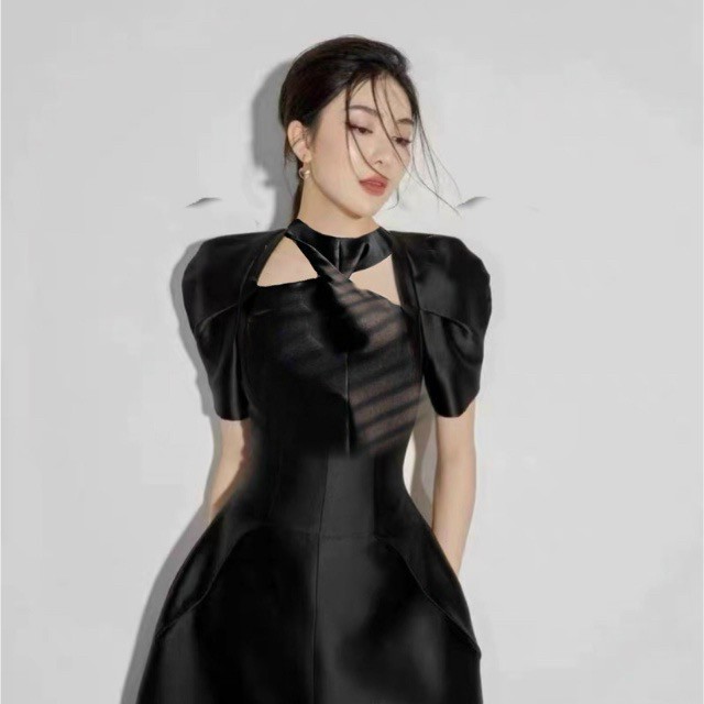 Đầm Tapta Cổ Chéo