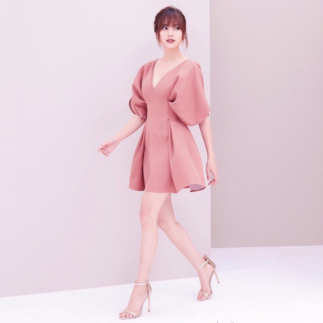Đầm hồng xoè xếp li