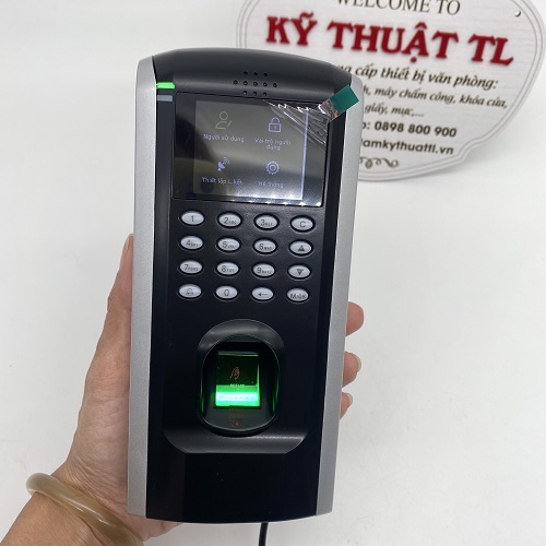 Máy chấm công Zkteco SF-200 màn hình hiển thị số, bàn phím số, cảm biến vân tay, thiết kế hiện đại, phù hợp văn phòng.