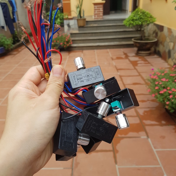 Chiết áp 12v điều chỉnh dòng máy bơm