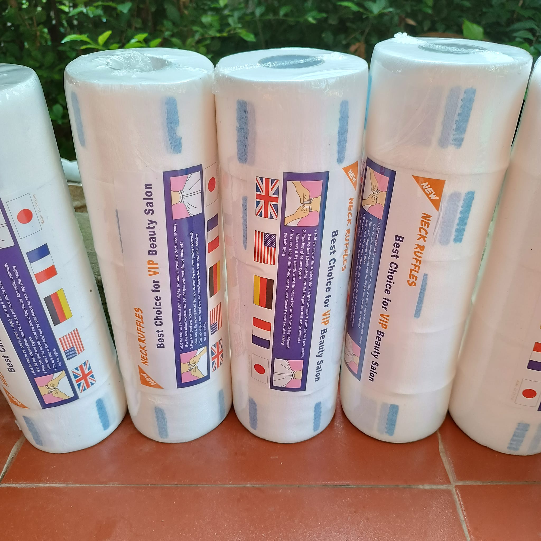 Giấy quấn cổ chặn tóc (1 cây 5 cuộn)