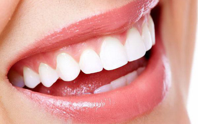 Kem Đánh Răng Tẩy Ố Vàng Trắng Răng Thái Lan Disaar