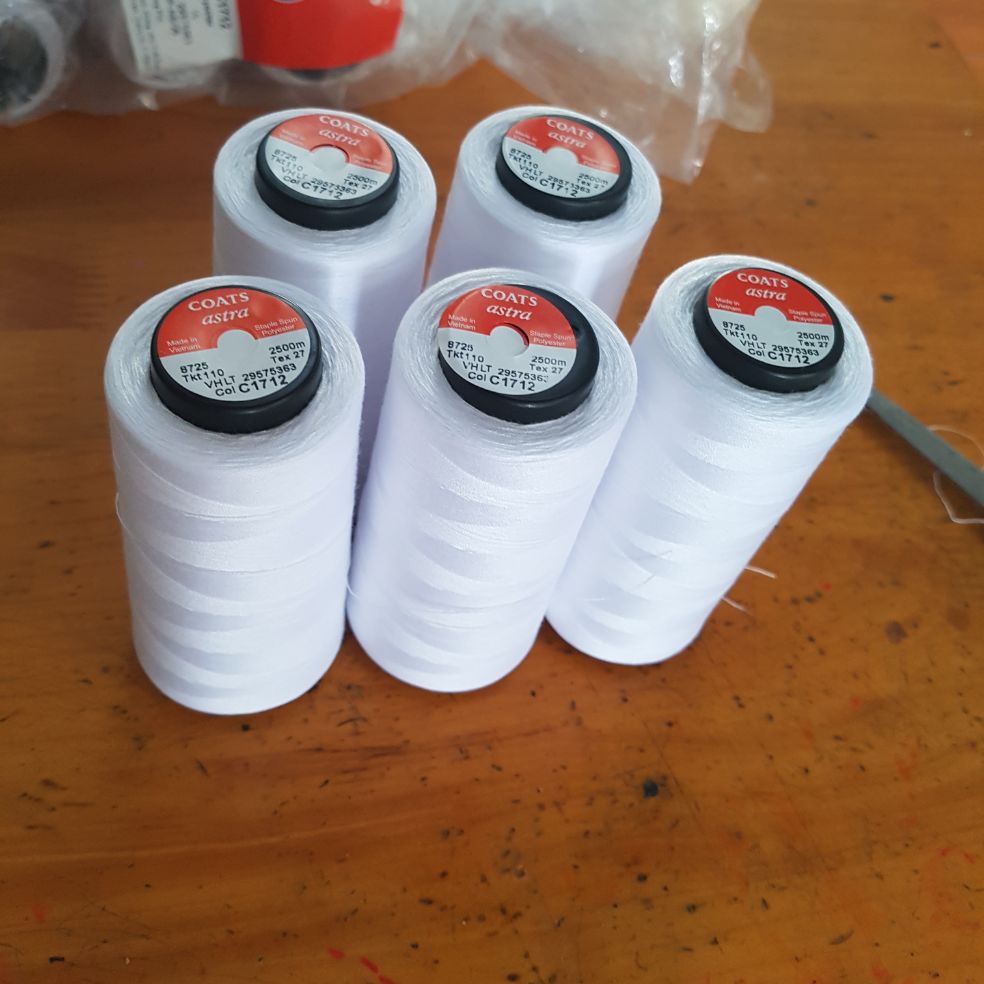 set 05 cuộn chỉ nhỏ Coats cuộn dài 2500m
