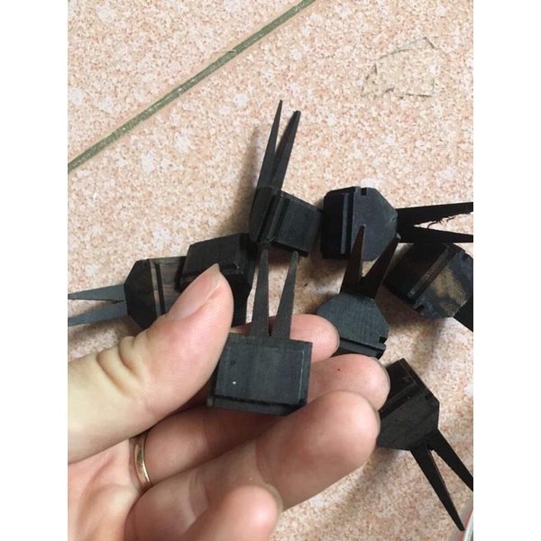 Xiên chuối mun cho lồng chim chào mào