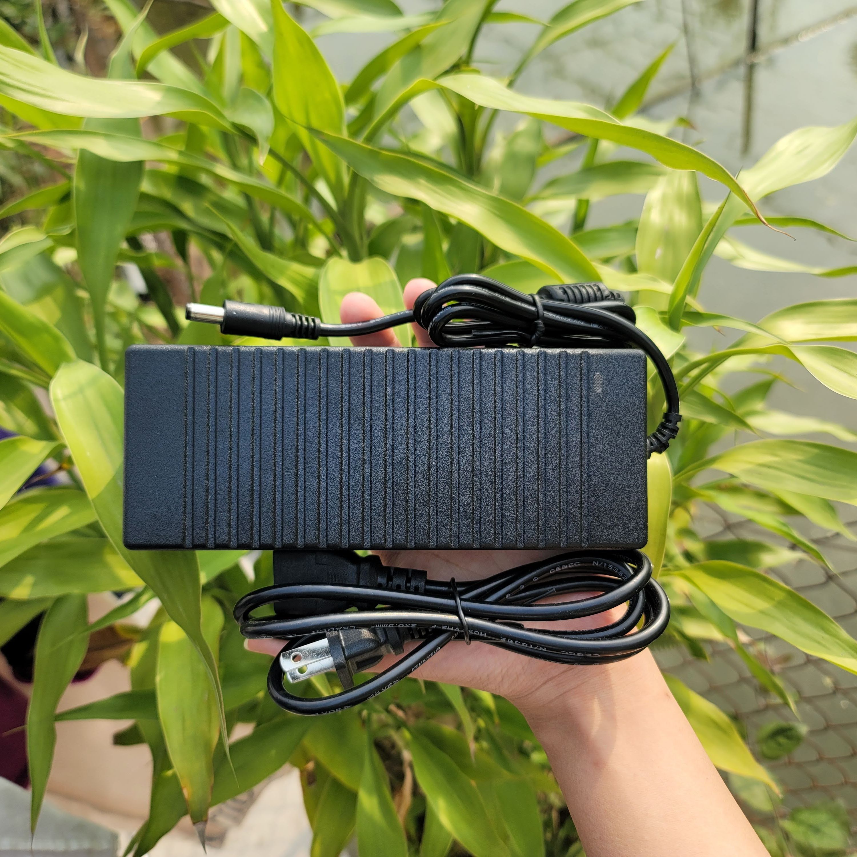 Nguồn tiêu chuẩn 24V 5A DC