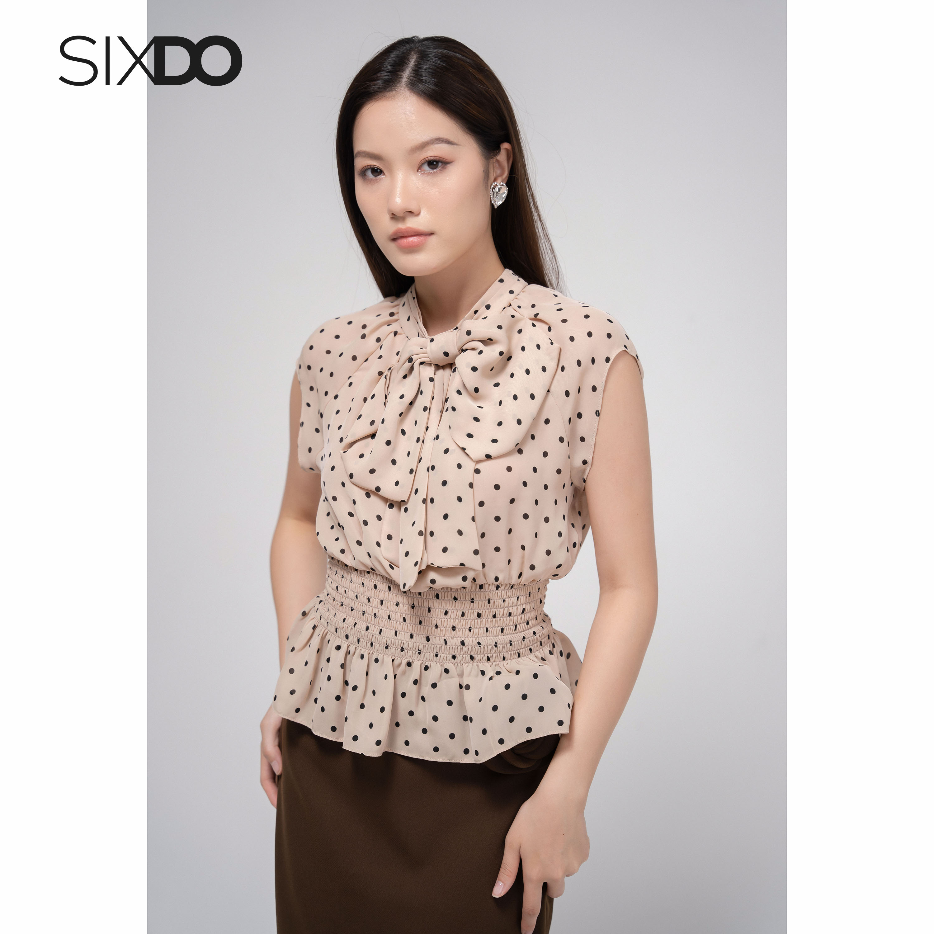 Áo chiffon kiểu nữ chấm bi phối nơ SIXDO (Polka Dot Bowtie Chiffon Top)