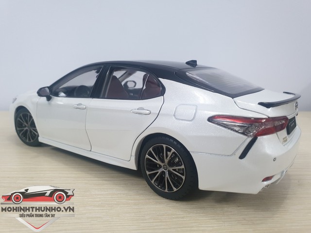 [HCM]Xe mô hình Toyota Camry tỉ lệ 1:18