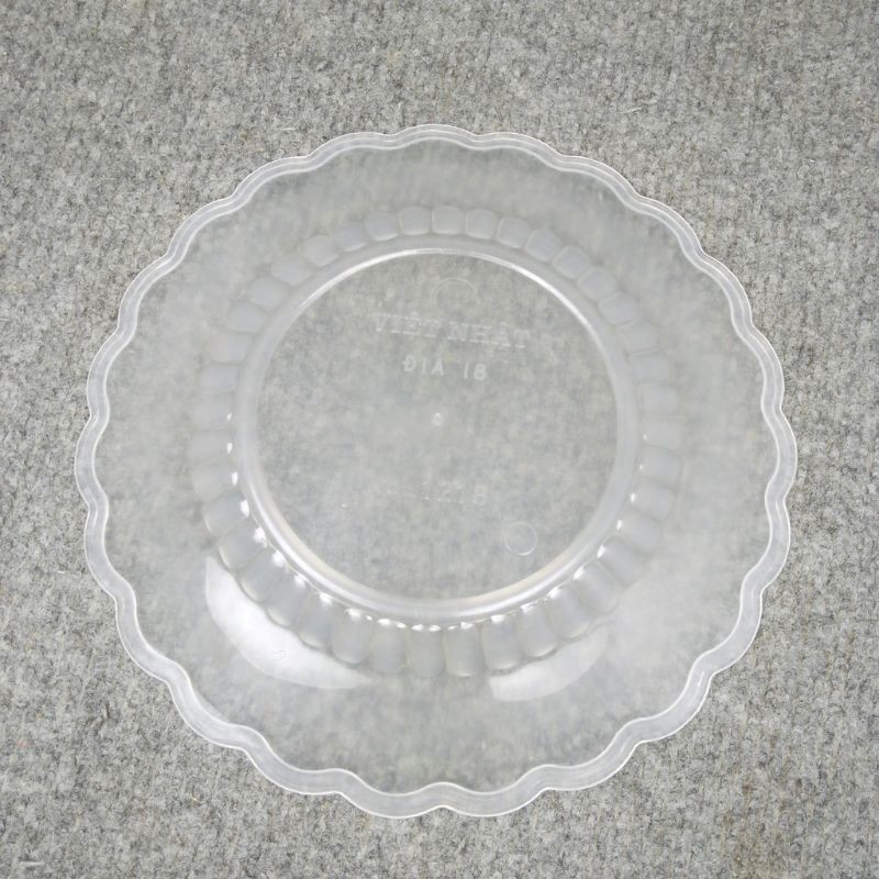 Set of 10 Viet Nhat Plastic Plates, Size 18cm