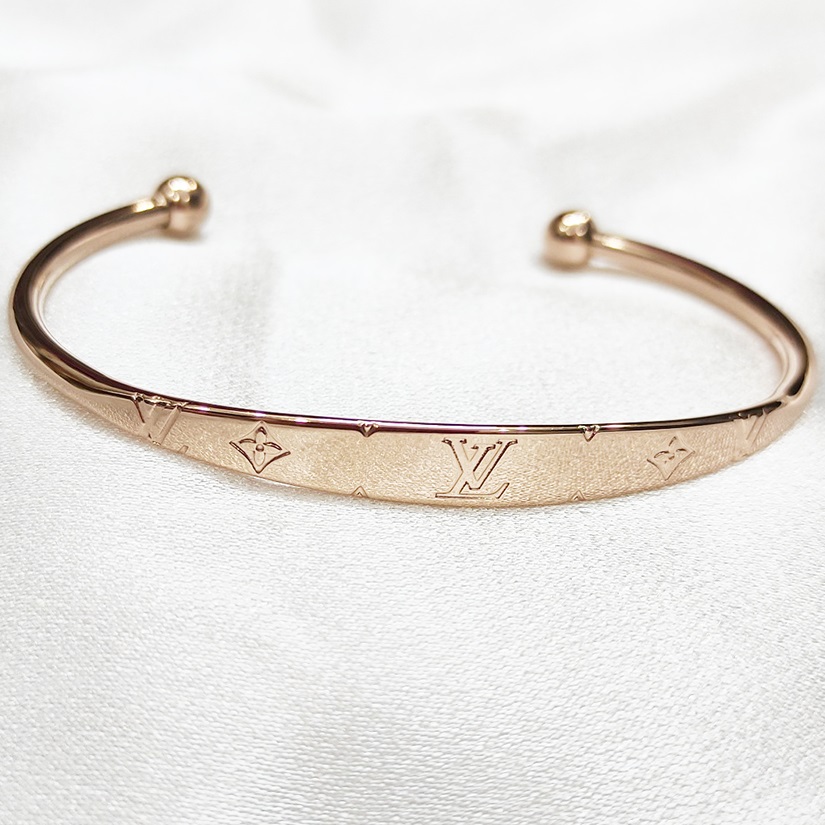 Vòng Tay Cuff Titan Ko Đen TT 3765