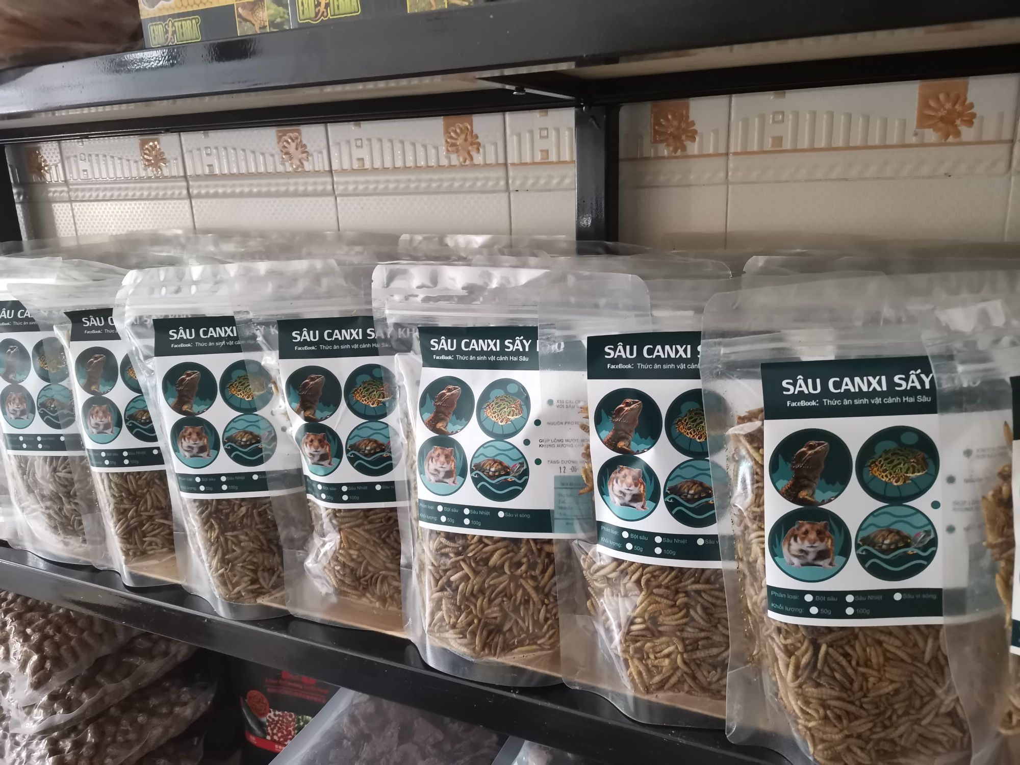 Sâu canxi dành cho bò sát, rùa, chim, cá cảnh...