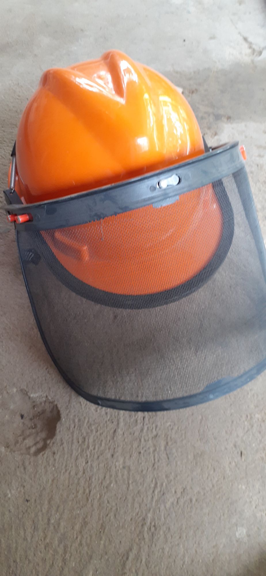 mũ lưới bảo hộ phát cỏ